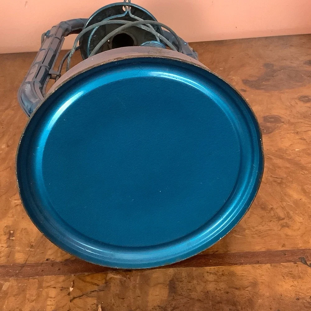 Vintage Dietz Monarch Kerosene Lantern Red Globe Blue Body N.Y. USA
